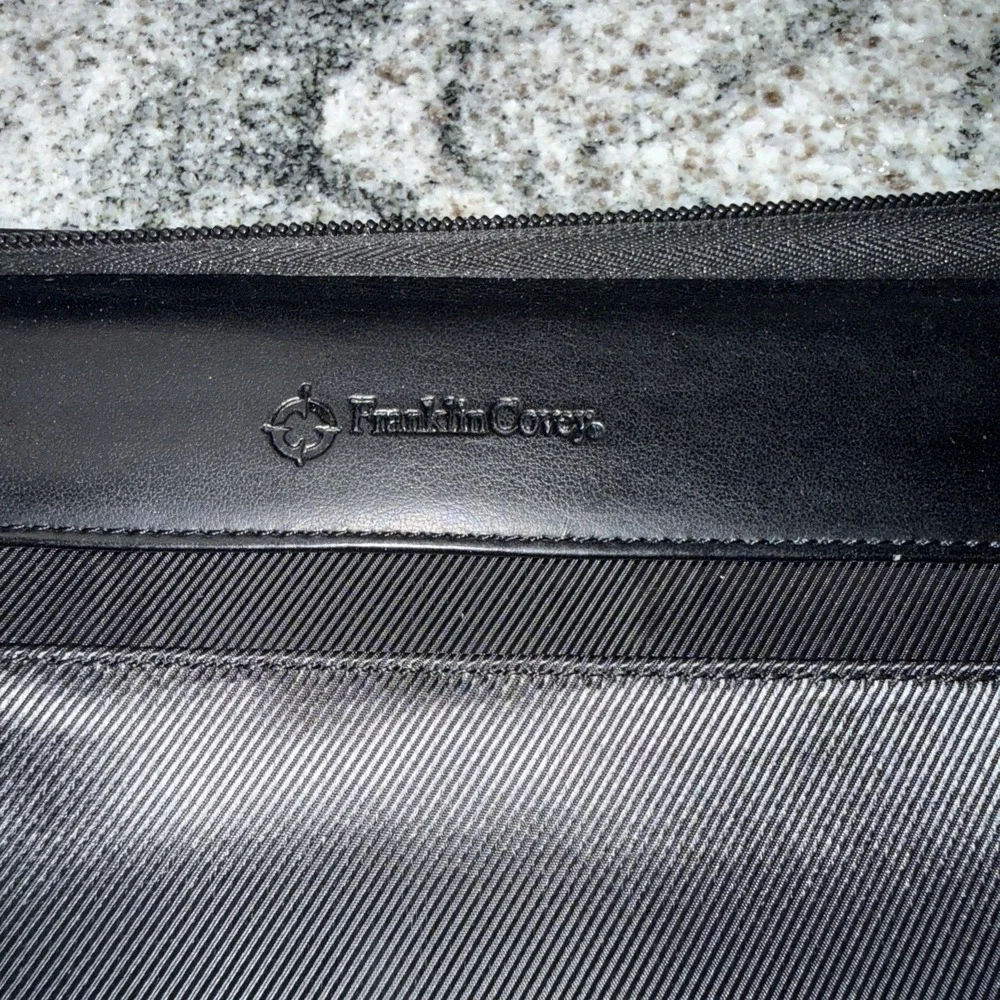 Franklin Covey Black Leather Zip‎ Around Padfolio  Pad Holder 10